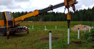 Закручивание винтовых свай в Россошь. Аренда машины для закручивания свай цена от 2920 руб